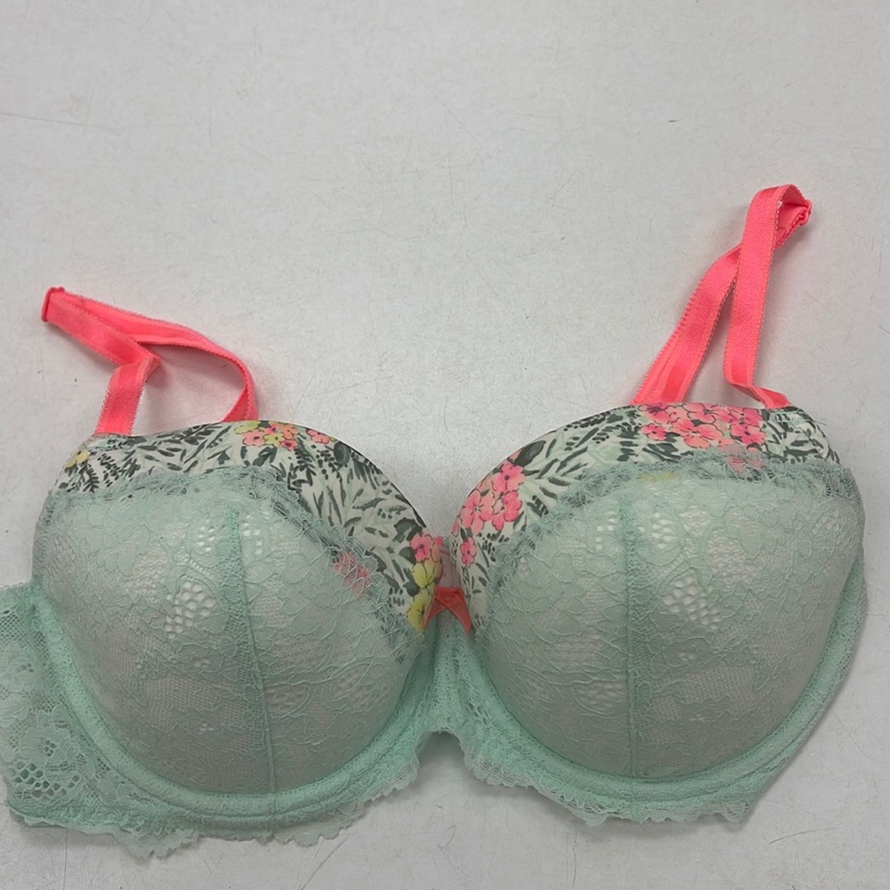 Never worn body by Victoria bra 36D lined Demi Victoria’s Secret